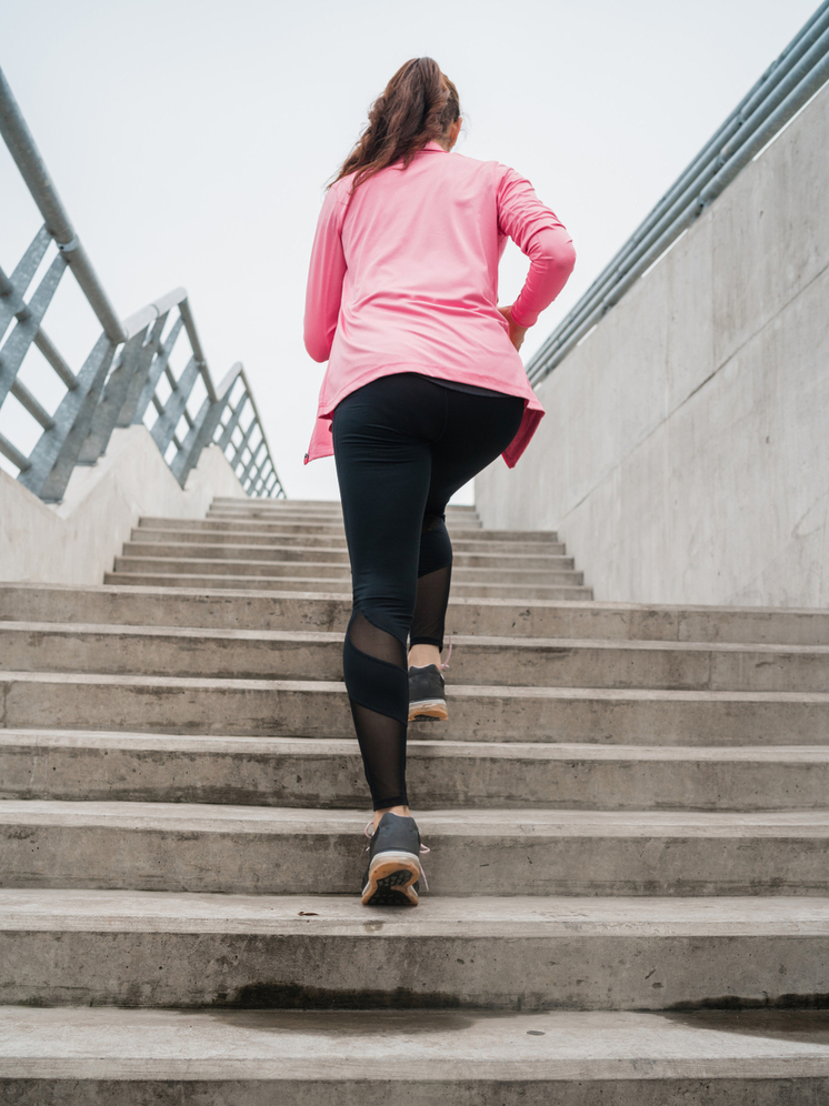 Ходьба по лестнице: простой способ для тамбовчан стать стройнее