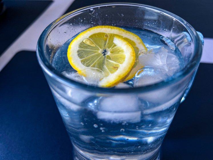 Обезвоживание — опасное состояние, которое возникает, когда организм теряет слишком много жидкости и электролитов