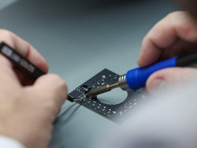 Американский фокусник вживил себе в ладонь микрочип и забыл от него пароль