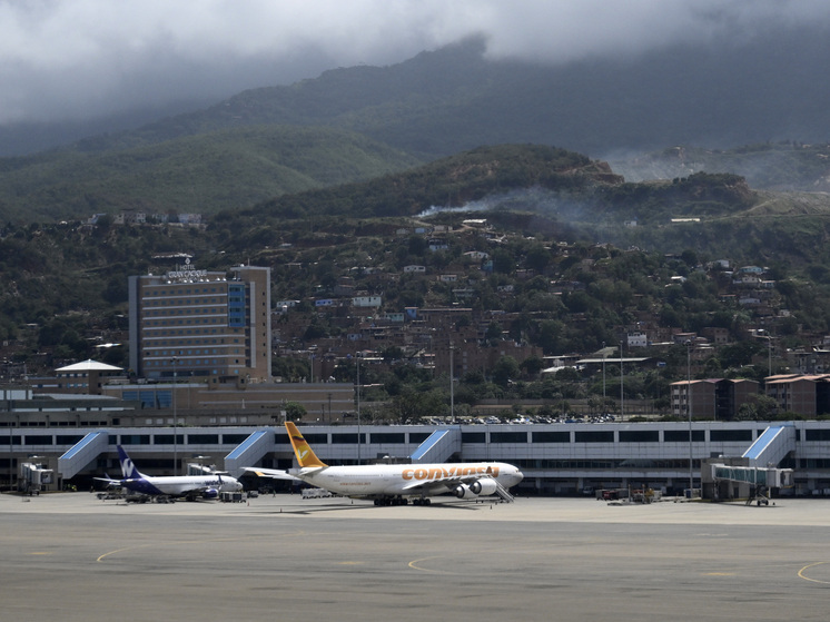 Президент Колумбии Петро заявил о возобновлении рейсов в Венесуэлу, несмотря на «закрытие» неба