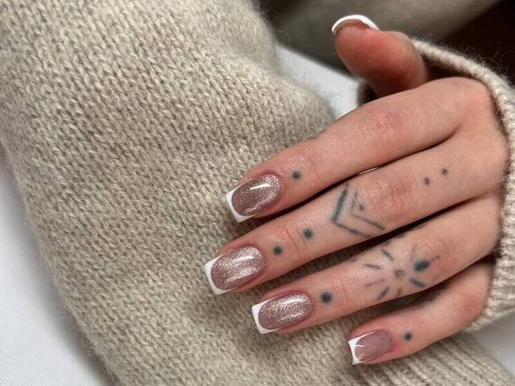 Мастер назвала самый трендовый маникюр для встречи Нового года