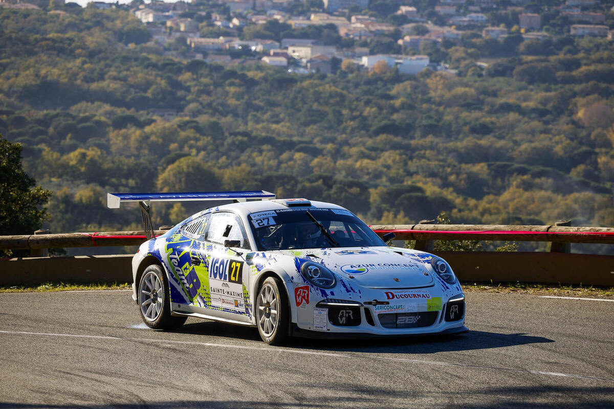 Стало известно, что сотни авто премиальной марки по всей РФ перестали заводиться