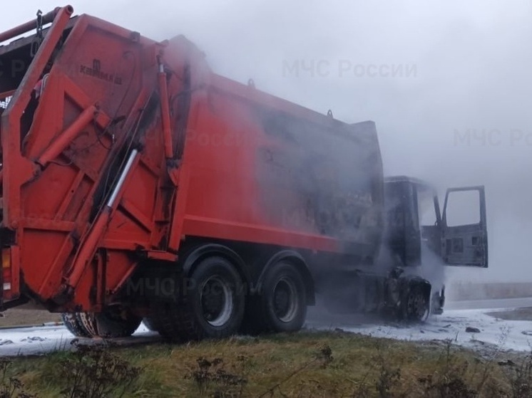 В брянской деревне Хотьяновка сгорел грузовик