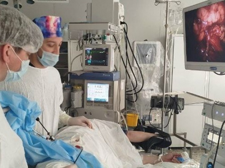 В Петрозаводске врачи успешно удалили камень у пациента с помощью минимально инвазивной операции