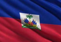 Сотни людей покидают центральную часть Гаити после того, как банды совершают масштабные нападения и поджигают дома