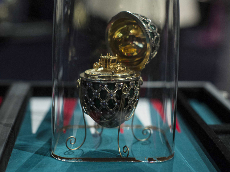 Мужчина проглотил в ювелирном магазине драгоценное изделие Фаберже