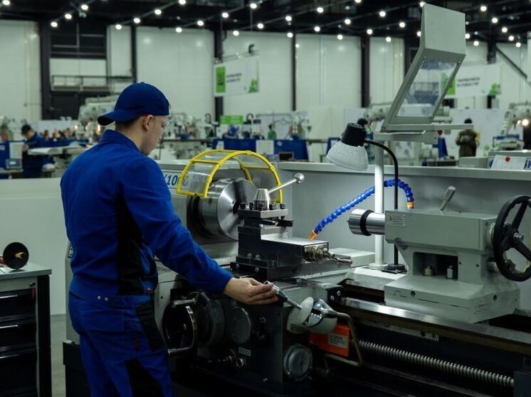 На чемпионате «Профессионалы» участники демонстрируют мастерство на станках из Пензенской области