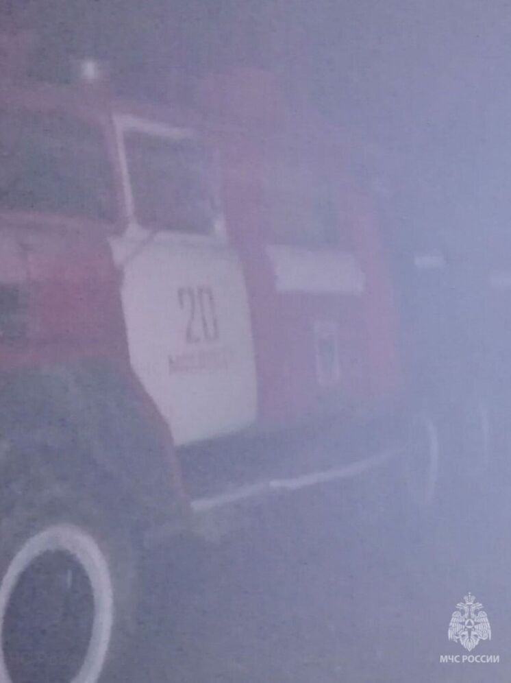 Калужские пожарные тушили возгорание в мосальской деревне