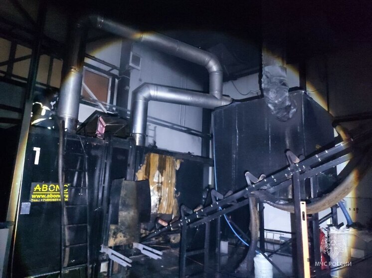 В Гурьевском округе пожарные потушили возгорание в промышленном цехе