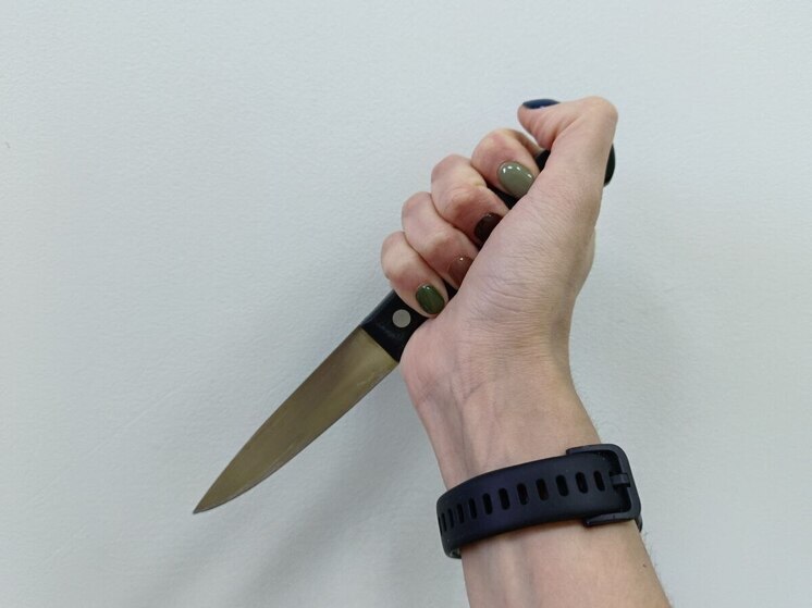 В Алтайском крае сельчанка из-за неприязни искромсала сожителя ножом