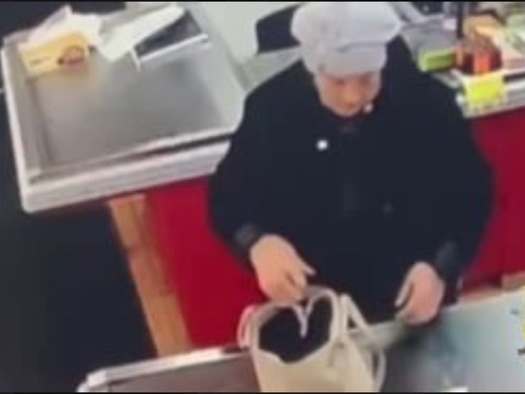 Иркутянка заплатила за свои покупки чужой банковской картой