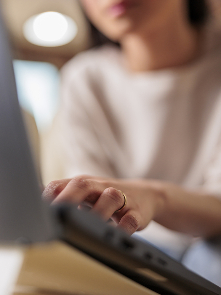 Жительница Брянской области обокрала женщину с помощью фото в соцсетях