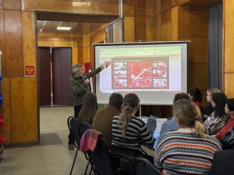 Жители города в Тверской области думали над преображением главной улицы