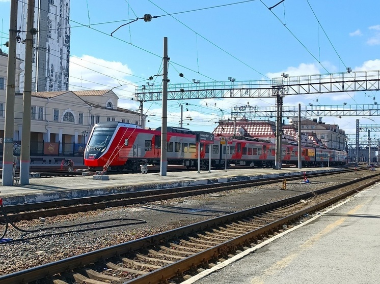 2,6 миллиона пассажиров перевезли за месяц на СвЖД