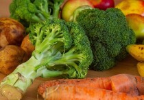 Новое исследование учёных из Университета штата Аризона выявило тревожную связь между ожирением, дефицитом ключевого питательного вещества холина и ускоренным старением мозга, которое может повышать риск нейродегенеративных заболеваний, таких как болезнь Альцгеймера