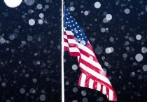 Доминирование Соединенных Штатов в мировой науке и технологиях долгое время считалось незыблемой константой. Однако, как показывает анализ профессора Бостонского колледжа Криса Р. Гласса на страницах The Washington Post (статью перевели ИноСМИ), эта позиция сегодня находится под серьезной угрозой из-за внутреннего, а не внешнего фактора — неповоротливой и устаревшей иммиграционной системы. 