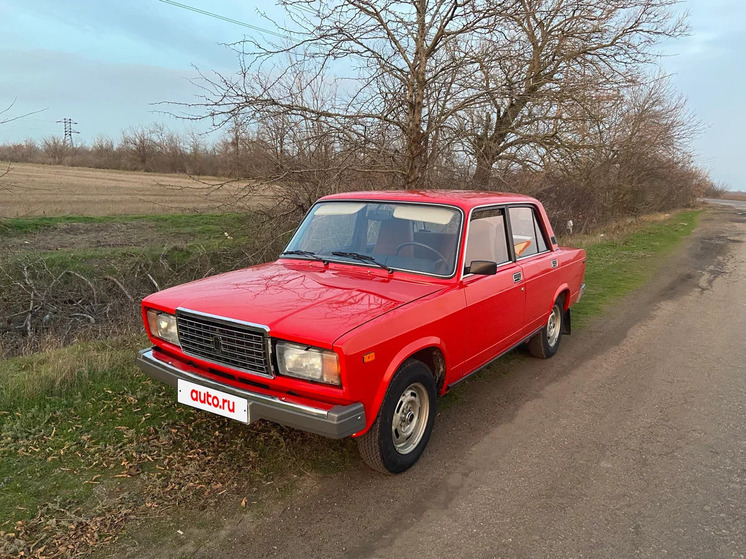 Вышла в СССР и как новая: в РФ начались продажи ВАЗ-2107 1984 года без пробега