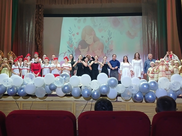 В Оленино большим концертом отметили День матери