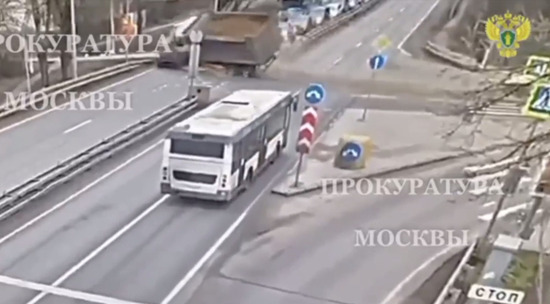 В Ознобишино грузовик, потерявший управление, устроил массовую аварию