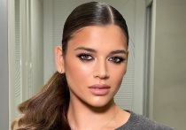 Российская художественная гимнастка Александра Солдатова провела выходные с детьми в загородной гостинице. Четырехкратная чемпионка мира уже перешла на зимние образы.