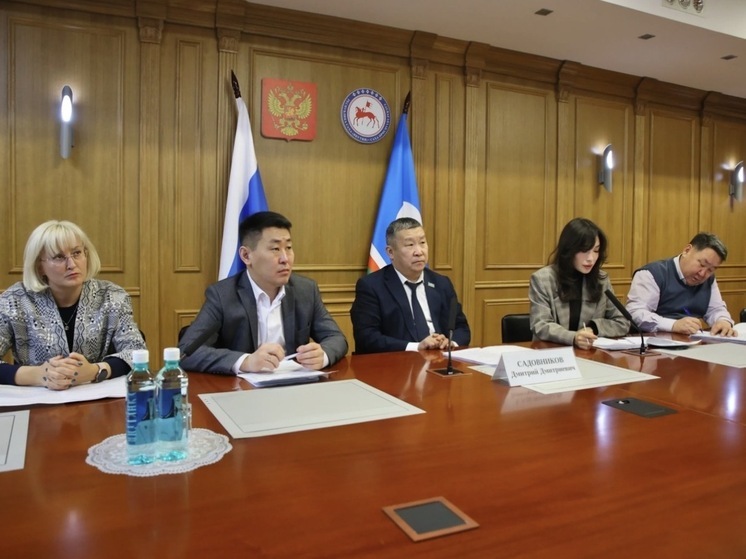 В Якутии обсудили строительство соцобъектов: готовность высокая, но есть и перенос сроков