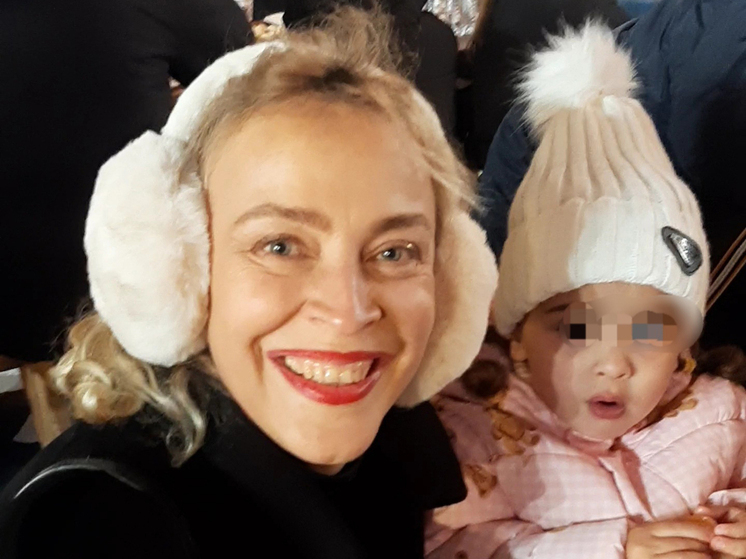 Очередным скандалом едва не закончился поход актрисы Елизаветы Моряк на открытие катка