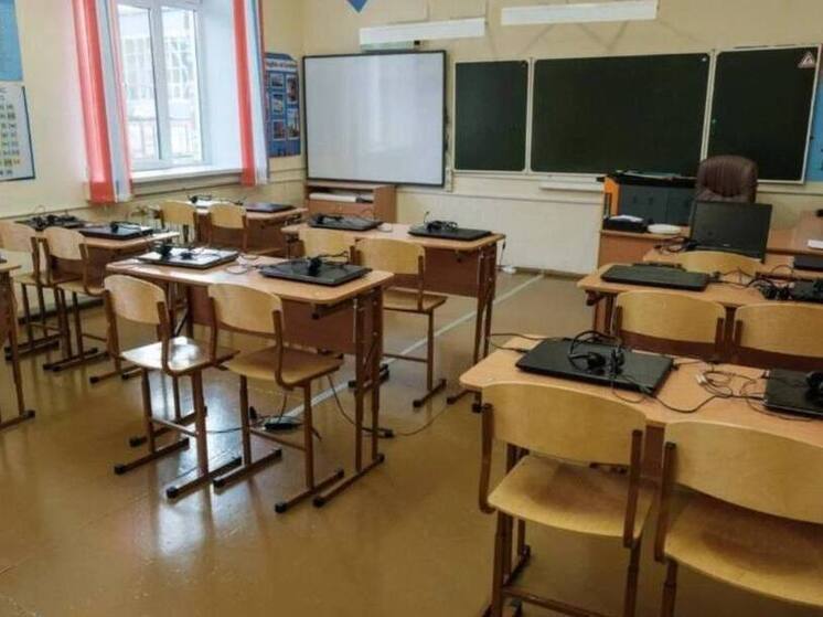 В Новосибирске демонтируют старую пристройку школы №3 для строительства нового корпуса