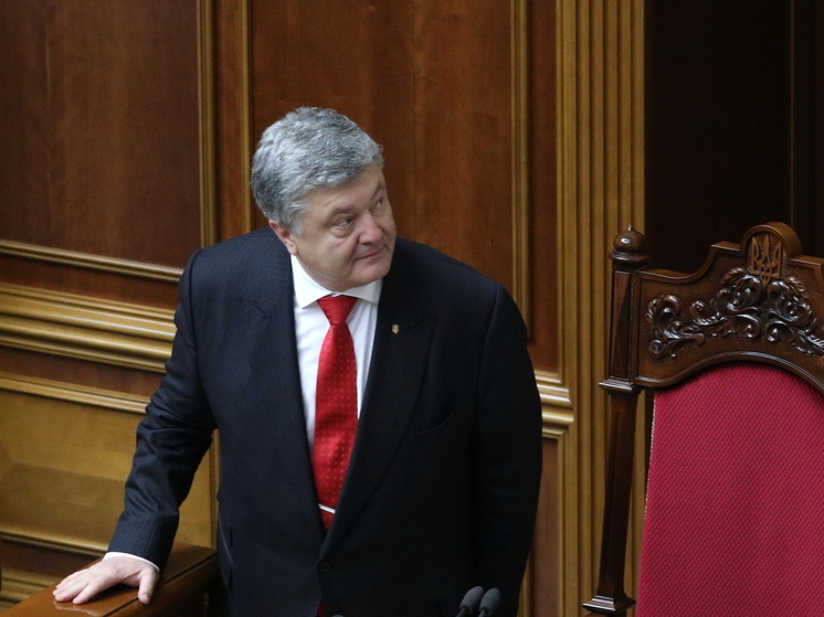 Гончаренко*: «Европейская солидарность» заблокировала трибуну Рады, требуя отставки кабмина