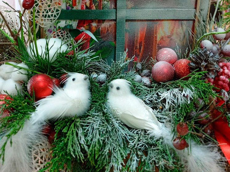 В Липецке стартовала новогодняя акция: юные таланты создают уникальные ёлочные букеты