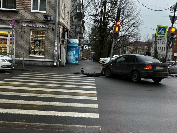 В Пскове ищут свидетелей ДТП на перекрестке улицы Горького и Люксембург