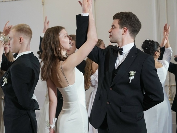 Усадьба Асеевых на сутки стала дворцом: в Тамбове прошёл грандиозный межрегиональный студенческий бал