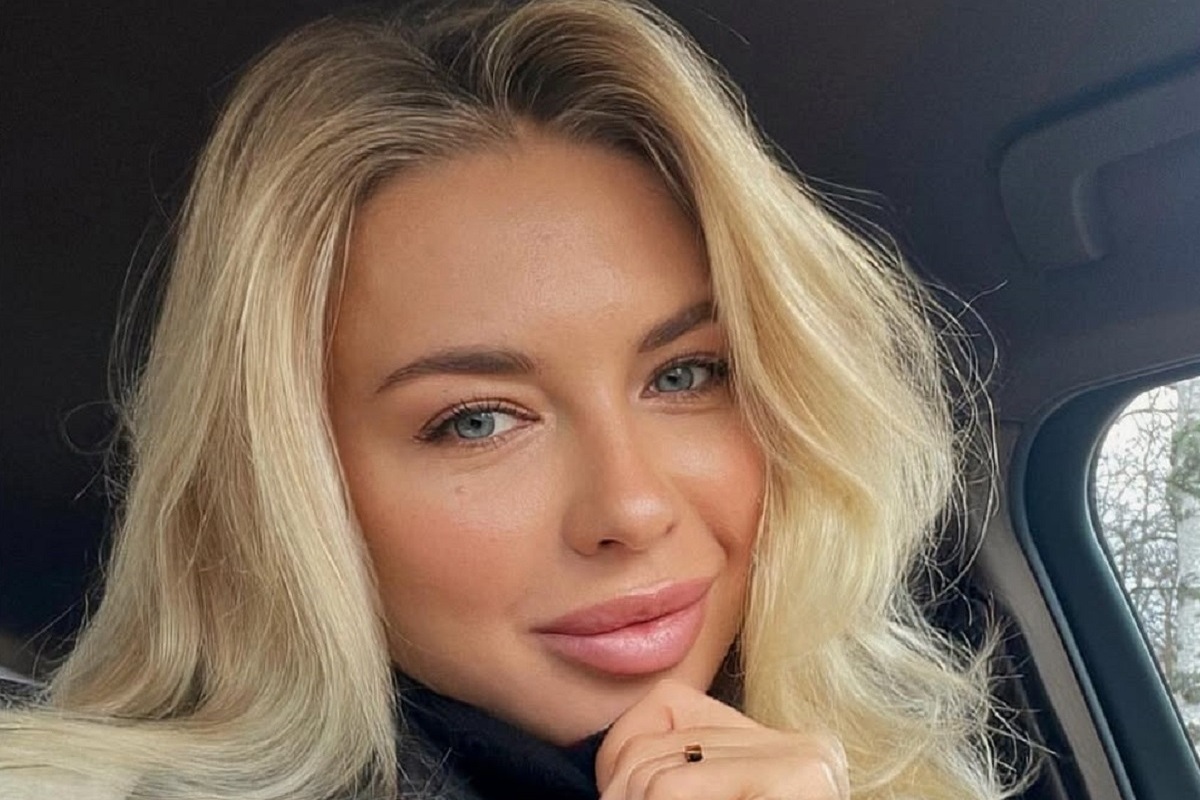 Синхронистка определилась с выбором наряда