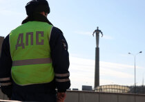 Инспектор ДПС приехал на место аварии и предложил оформить происшествие завтра: допускает ли закон отсрочку? Машина помещена на спецстоянку за управление ею нетрезвым водителем: должен ли он для возвращения машины доказывать, что уже протрезвел? Приставы списали деньги с карты должника, не убедившись в получении им предупреждения: законно ли? Автосервис не согласен с претензией по качеству выполненных работ: за чей счет может быть проведена экспертиза?

На вопросы читателей отвечает основатель К