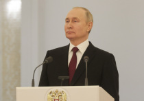 Владимир Путин назвал снижение инфляции ключевым достижением 2025 года. Если в марте рост цен оценивался в двузначных цифрах, то к концу года он будет около 6%. «Это ниже прогнозов правительства и ЦБ», - подчеркнул он. Президент признал, что этого удалось добиться за счет более заметного, чем ожидалось, снижения экономического роста, и призвал банки увеличить свой вклад в развитие реального сектора. Ресурсы для этого у них есть: в 2025 году банковский сектор получит до 3,5 трлн руб прибыли.