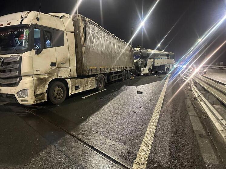 17 человек пострадали в массовом ДТП в Нижегородской области