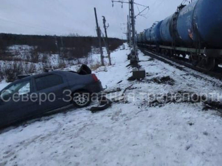 Транспортная прокуратура проводит проверку после ДТП на ж/д переезде в Поморье