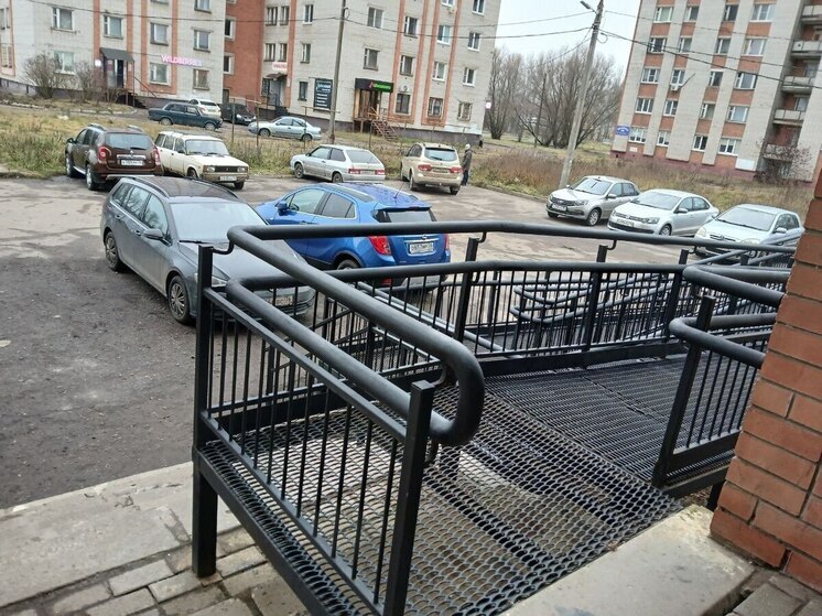 В Ярославле прокуратура добилась установки пандуса для ребенка-инвалида