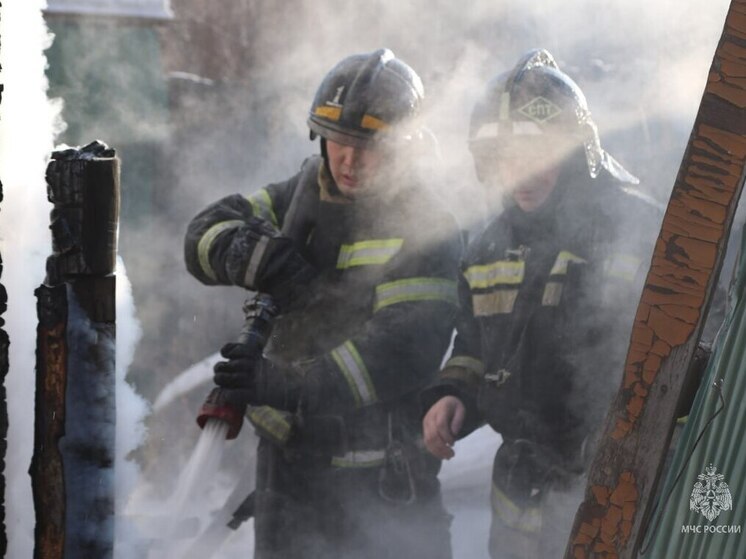 Жилой дом и гараж горели в Чите