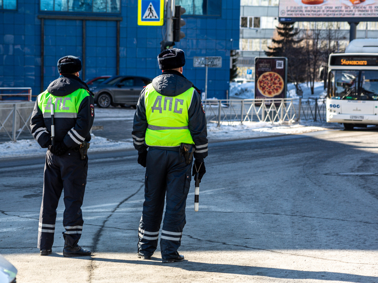 Водитель въехал в вестибюль станции метро «Золотая Нива» в Новосибирске