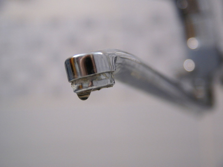 В Омске на следующей неделе будут отключать холодную воду: график и адреса