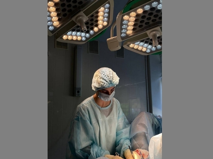 У жительницы Воронежа удалили грыжу размером с дыню