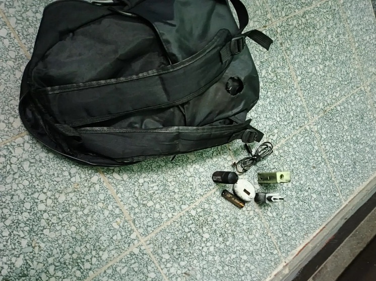 Курение — зло. В Барнауле у школьника в рюкзаке задымился вейп