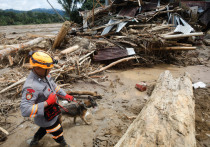 Число погибших в результате наводнений и оползней на индонезийском острове Суматра во вторник возросло до 708, сообщило агентство по чрезвычайным ситуациям страны, 504 человека пропали без вести