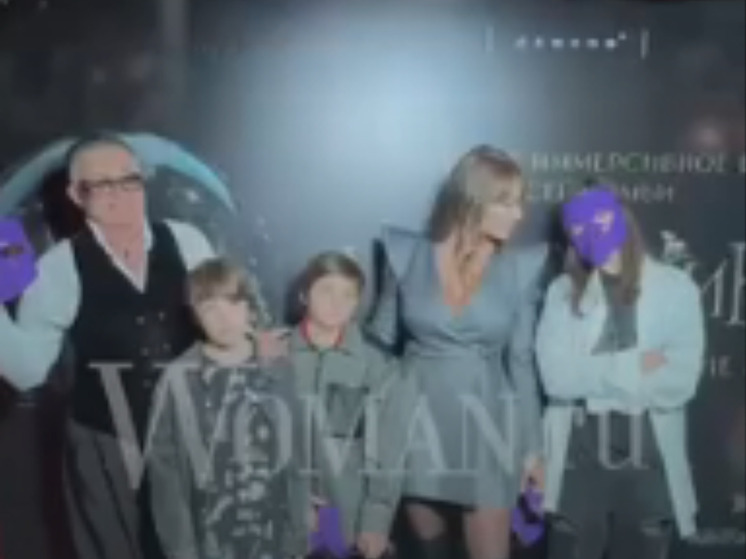 Бывшие супруги Дмитрий и Полина Дибровы впервые вышли вместе на публику после развода