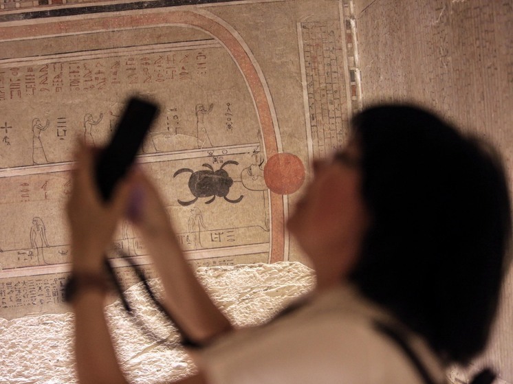 SHOT: Как в Египте вымогают деньги у туристов под видом фотоуслуги