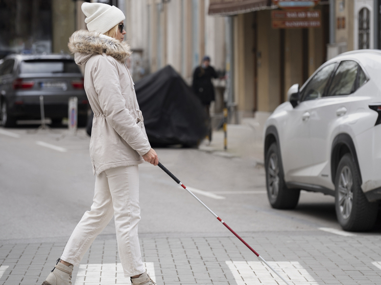 В Красноярске инвалидам по зрению сократили количество поездок на социальном такси вдвое