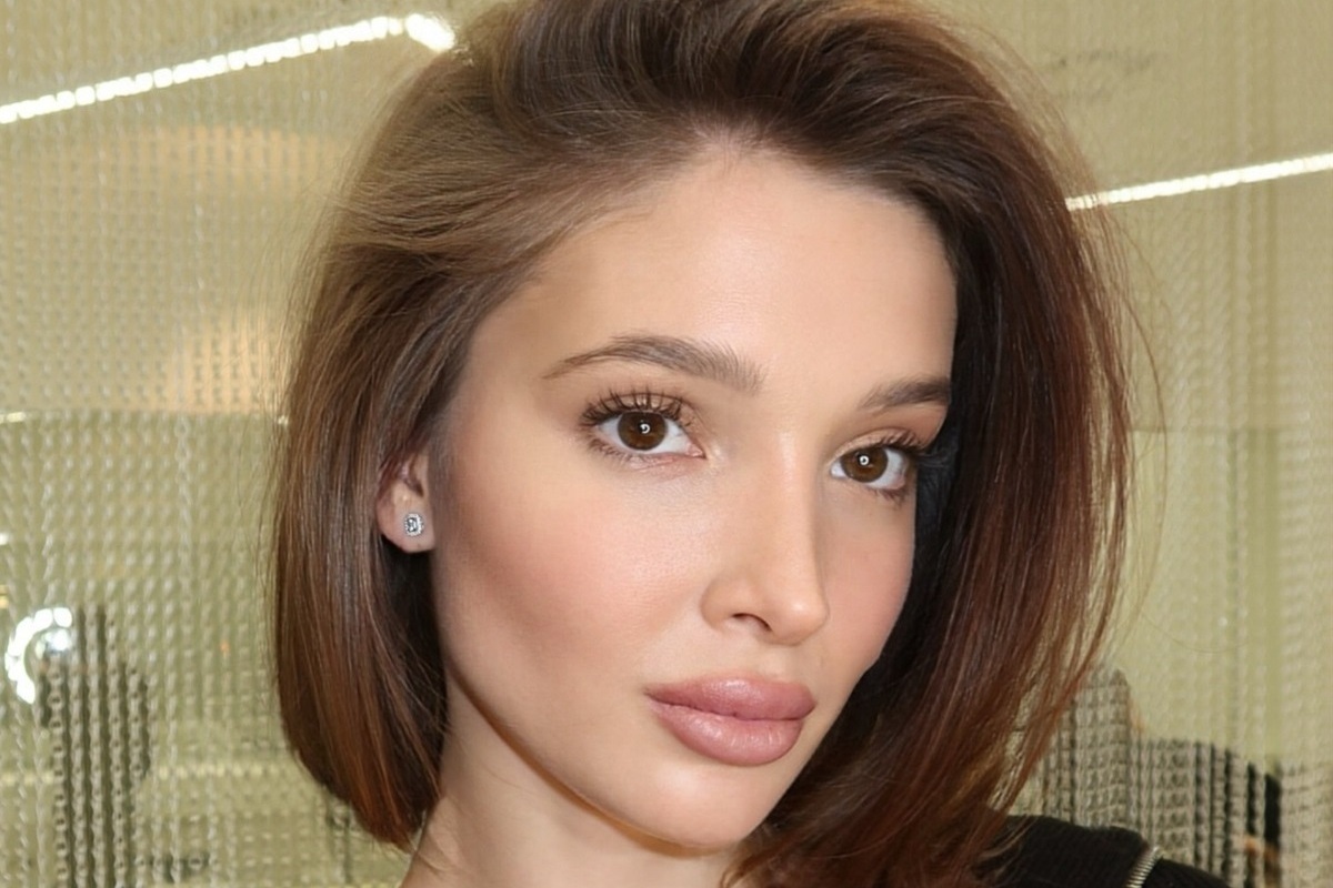 Фигуристка обошлась без бюстгальтера