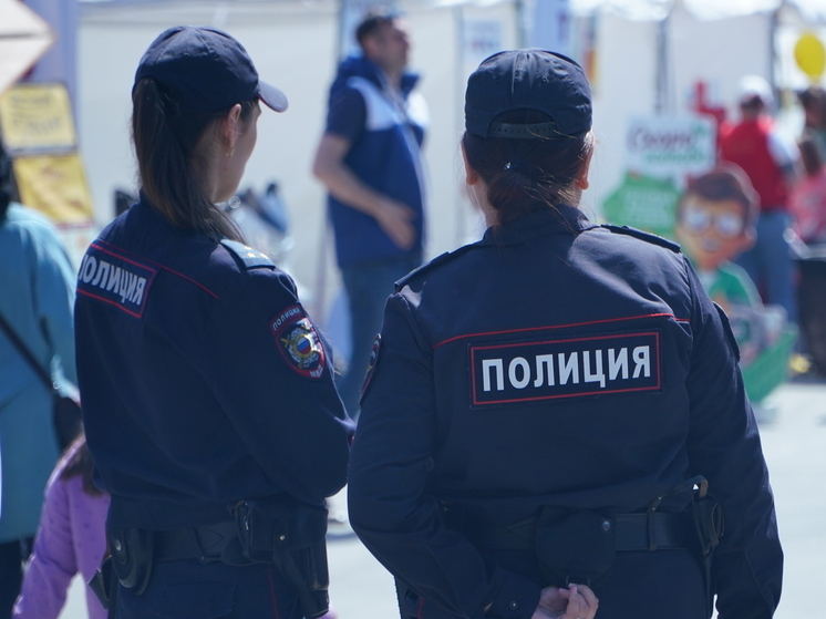 Сотрудники уголовного розыска спасли новосибирскую пенсионерку от мошенников