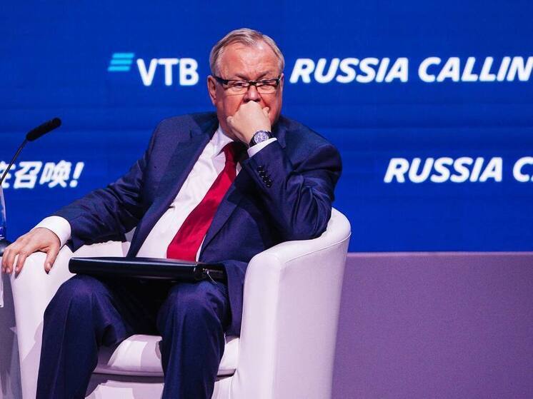 Глава ВТБ Костин дал прогноз по курсу рубля в 2026 году