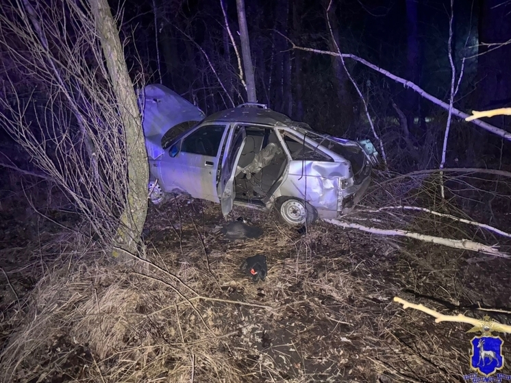 19-летний парень пострадал после опрокидывания «двенадцатой» в Самарской области